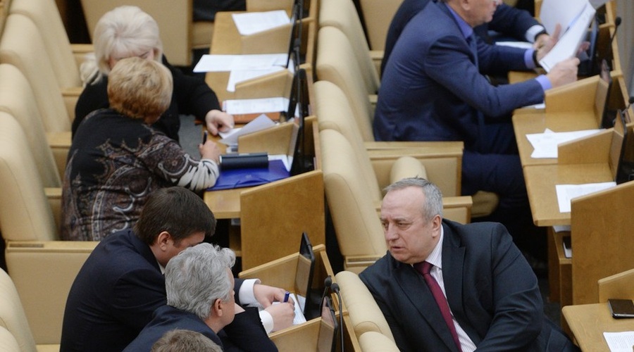 Ruskim poslancem zmanjkuje zraka, volilci pa: "Kar ukinite jim ga!" (foto: profimedia)