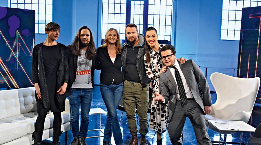 Igralci so tako pred kamerami serije kot tudi pred kamerami oddaje Planet Zvezde izredno sproščeni, odkrili pa so tudi nekaj sladkorčkov s snemanja. (foto: Planet TV)