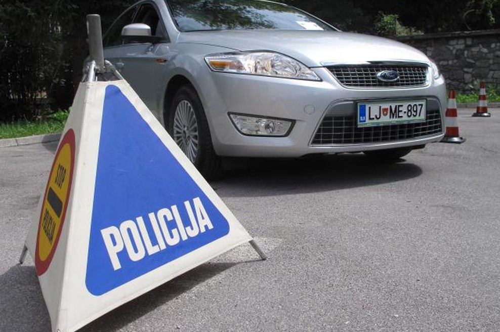 Policija ta teden poostreno nad prehitre voznike (foto: STA)