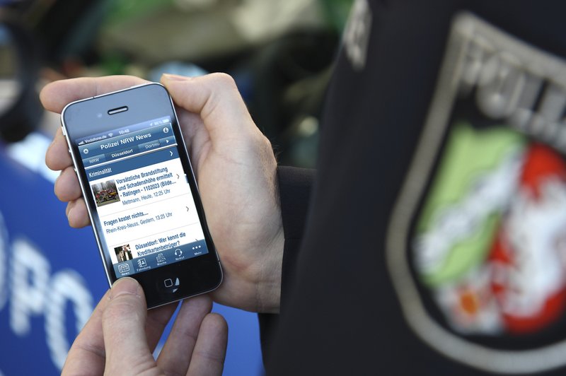 Nemška policija s sočnim jezikom proti lažem na Twitterju (foto: profimedia)