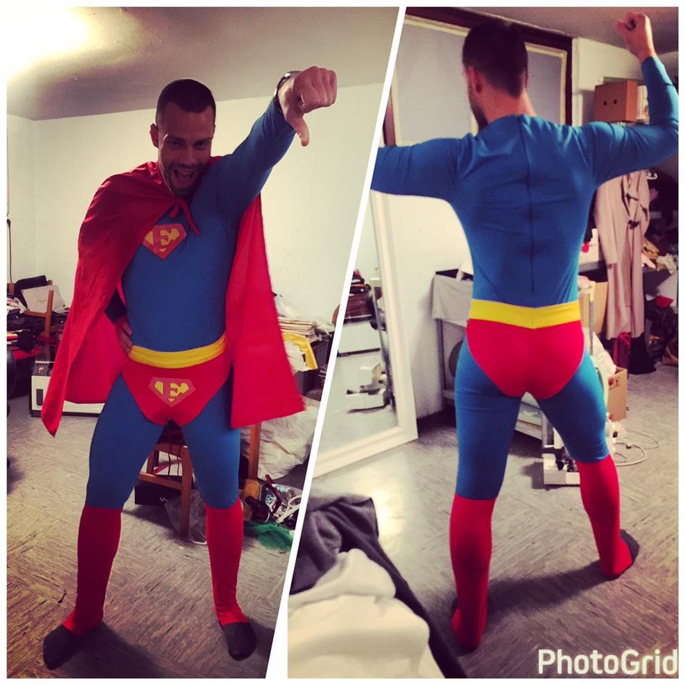 Emi Nikočević, ki je lani vodil oddajo Big Brother, se je za letošnjega pusta spremenil v super junaka.