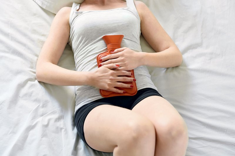 Kako omiliti bolečine med menstruacijo? (foto: Shutterstock)