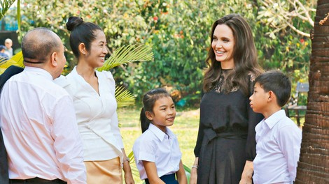Angelina Jolie: Se bo preselila v Kambodžo?