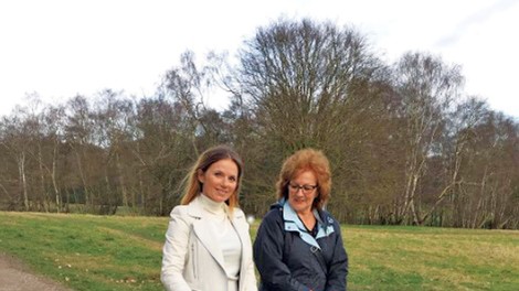 Pevka Geri Horner odštela 3.500  evrov  za prestižni otroški voziček