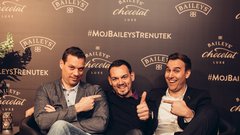 Smetana modne, lepotne in kulinarične blogerske scene na koktejl partiju!