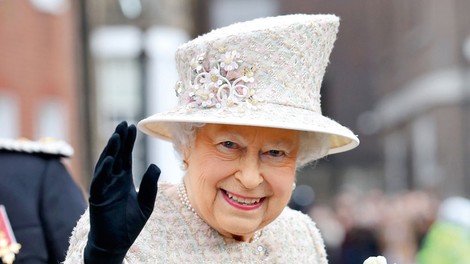 Tudi kraljica Elizabeta je navdušena zbirateljica torbic!