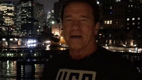 Schwarzenegger je nazaj! In zdaj on zbada Trumpa!