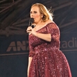Je Adele res noseča?