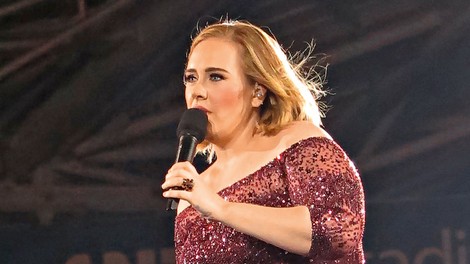Je Adele res noseča?