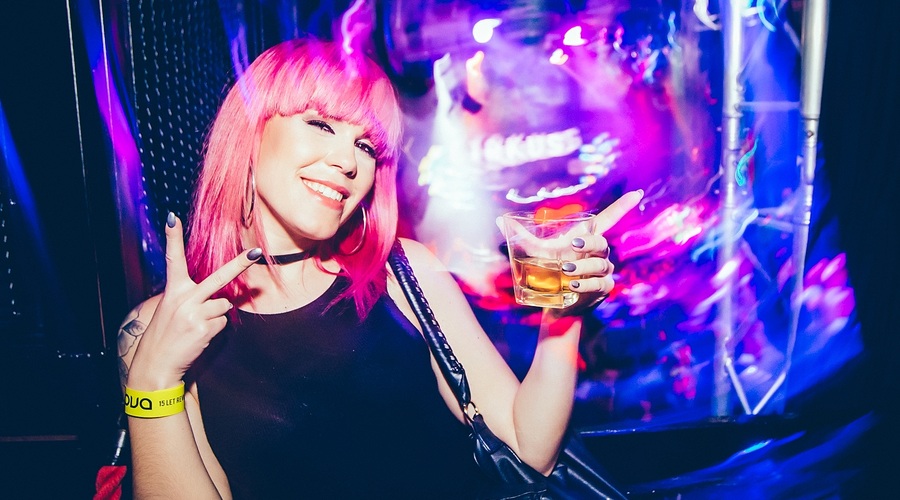Nika Zorjan premagala strah pred kačami in posnela priredbo komada Britney Spears! (foto: Marko Delbello Ocepek)