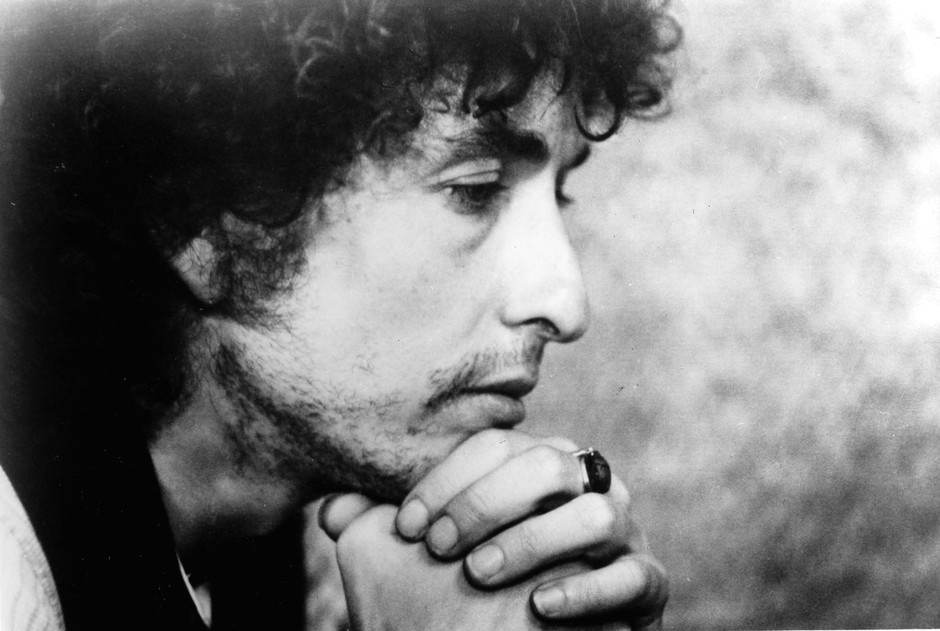 Bob Dylan v Stockholmu končno prevzel Nobelovo nagrado (foto: profimedia)
