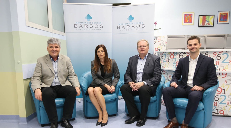 Z leve doc. dr. Damir Franić, dr. med., Urša Murn, doc. dr. Rado Janša, dr. med., asist. dr. Gregor Norčič, dr. med., foto Barbara Reya (foto: Barbara Reya)
