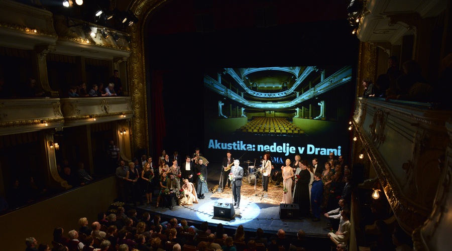 50. koncert cikla Drama Akustika ob 20 – letnici skupine Amala in svetovnem dnevu Romov v nedeljo, 9. aprila, ob 20.00 na velikem odru Drame.

 (foto: Domen Pal, Grega Fen Derβiü,Peter Uhan)