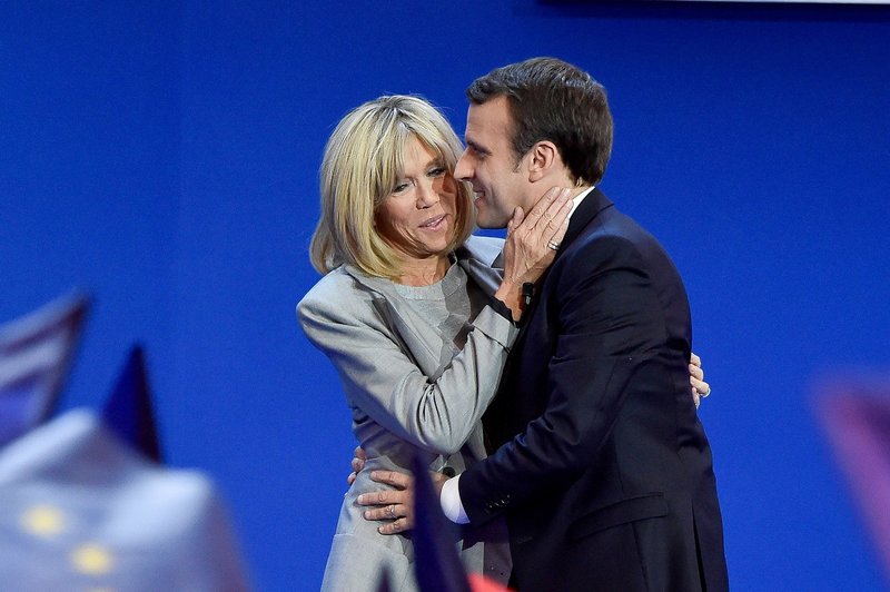 Ljubezenska zgodba francoskega predsednika in njegove soproge: Starostna razlika jima ni mogla do živega (foto: profimedia)