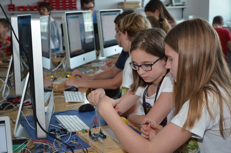 Računalniške počitnice na Poletni šoli FRI (foto: Poletna šola FRI)