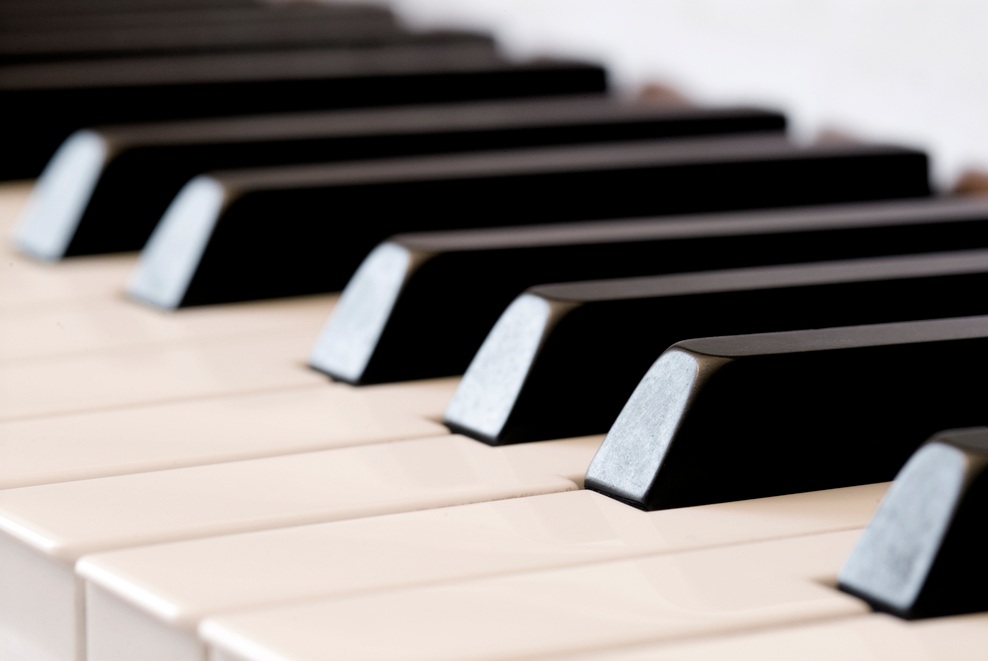 Slovenski pianist Jure Goručan s prvencem Innuendo na Indiegogo!