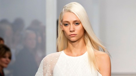 Volani in čipke na vsakem koraku