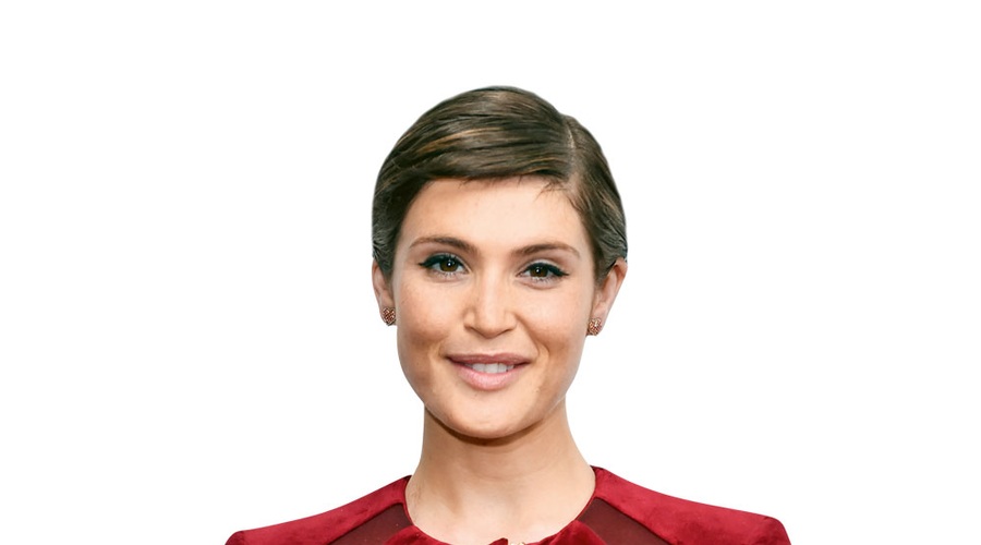 Igralko Gemmo Arterton smo spoznali, ko so ji dolgi lasje še padali čez ramena, pozneje pa se je tudi ona prelevila v kratkolasko. Priznati je treba, da je s kratkimi lasmi, ki se ji kodrajo ob obrazu, videti le še bolj ljubka. (foto: Profimedia)