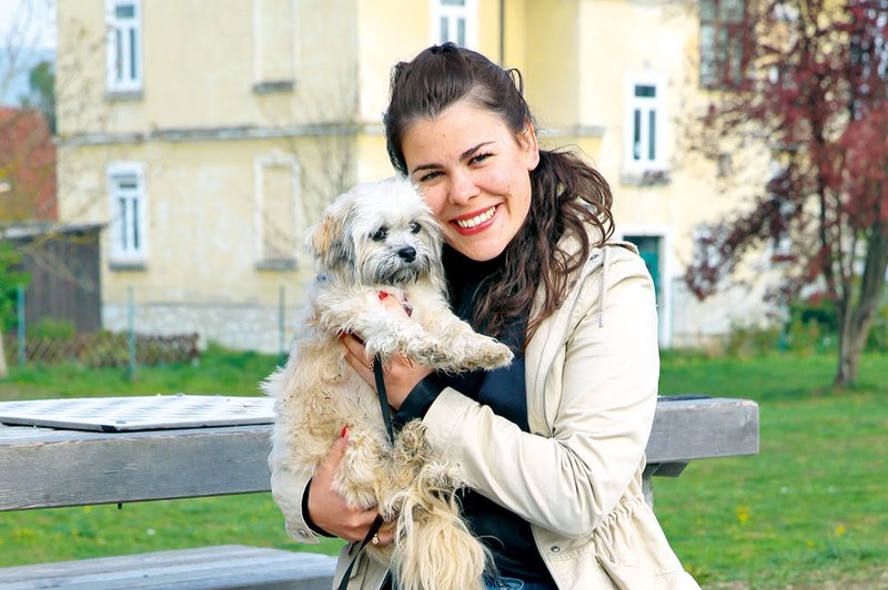 Ana Maria Mitić: Njena psička Betty že obvlada nekaj trikov (foto: story press)