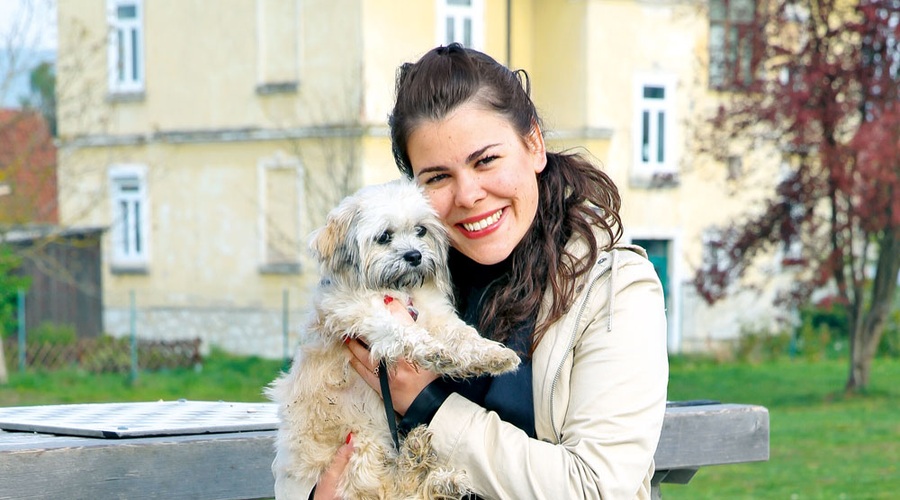 Ana Maria Mitić: Njena psička Betty že obvlada nekaj trikov (foto: story press)