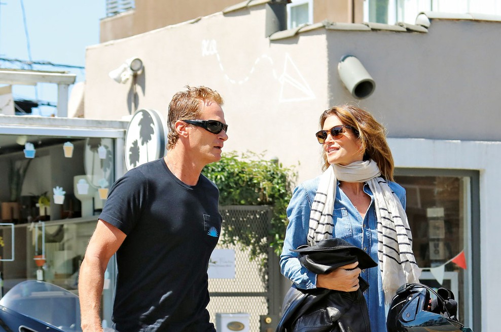 Cindy Crawford je še vedno zaljubljena kot prvi dan (foto: profimedia)