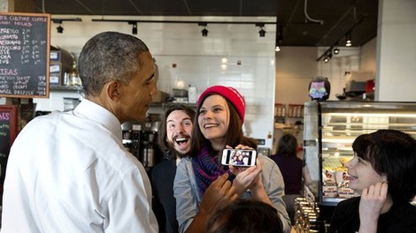 Obama je kot predsednik živel v 'prijaznem' zaporu, zdaj pa je ujetnik selfijev!