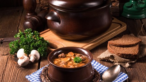 Bi danes gobe? Poskusite bavarsko gobovo juho po receptu Renate Zollner!