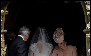 Pippa Middleton se je poročila, sestra Kate pa je bila kot družica v rožnatem!