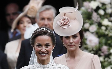 Pippa Middleton se je poročila, sestra Kate pa je bila kot družica v rožnatem!