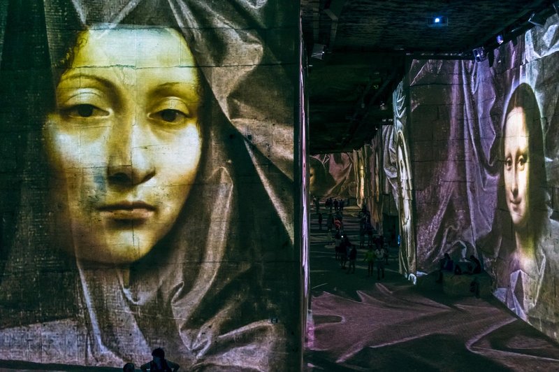 Mati Leonarda da Vincija je bila revna sirota, ki jo je pri 15 letih zapeljal notar Piero da Vinci (foto: profimedia)