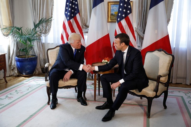 Emmanuel Macron: "Stisk roke s Trumpom ni bil nedolžen. Šlo je za trenutek resnice!" (foto: profimedia)