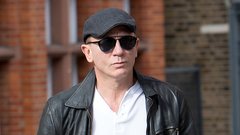 Daniel Craig