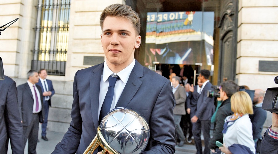 Luka Dončić: Postaja svetovna košarkarska zvezda (foto: Shutterstock, Profimedia)