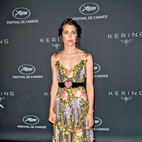 Charlotte Casiraghi blestela v čudoviti obleki