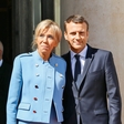 Bridget Macron v kopalke: Takole je prva dama Francije videti v prelestnih kopalkah in mnogi se je ne morejo nagledati!