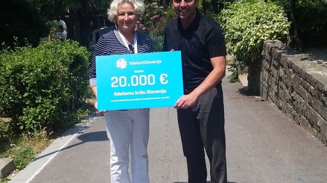 Za letovanje otrok na letovišču Debeli rtič donirali 20.000 evrov