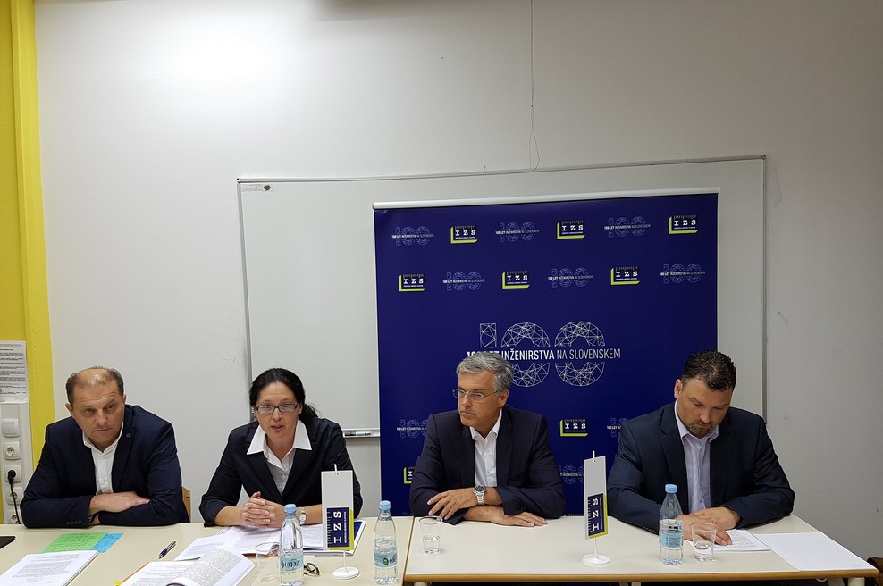 Z leve Matjaž Grilc, Barbar Škraba Flis, Črtomir Remec in Gregor Kušar (foto: Petra Kavčič)