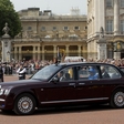 Prijavili britansko kraljico zaradi neuporabe varnostnega pasu