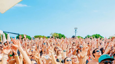 Malce drugačni festivali: Umetnost, ples, joga in glasba