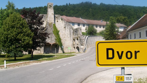 Obnove bo deležna tudi Auerspergova železolivarna na Dvoru. (foto: Slavko Mirtič)