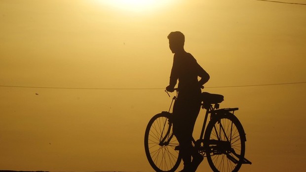 O Indijcu, ki se je s kolesom peljal vse do Švedske, da bi tam znova našel svojo veliko ljubezen! (foto: profimedia)