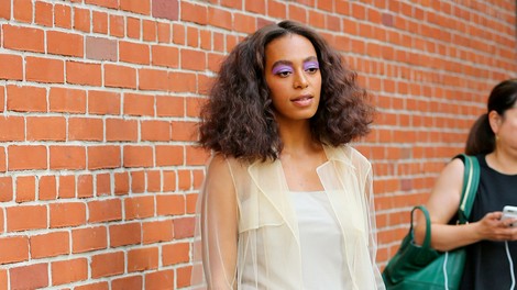 Solange Knowles na ulični modni brvi: Igriva in odštekana