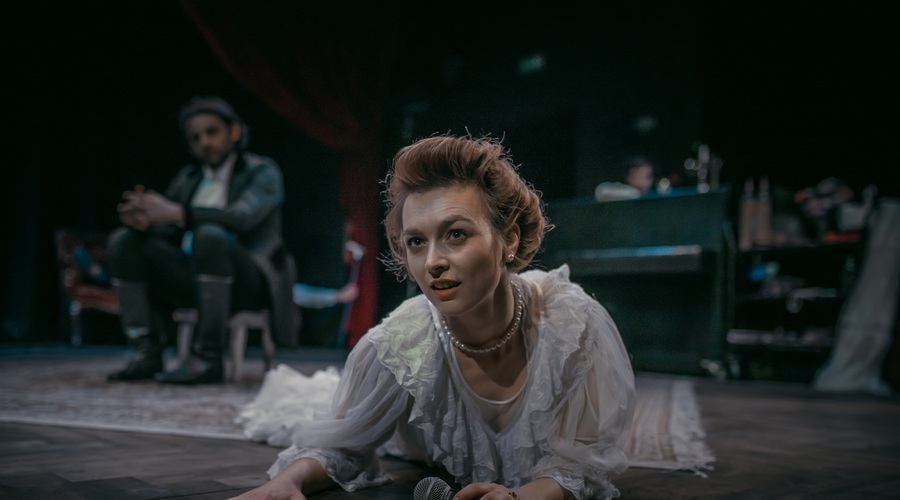 Predstava Gospa Bovary na gostovanju v Španiji (foto: Bovary Press)