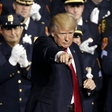 Trump policistom priporočil, naj ne bodo preveč nežni z osumljenci