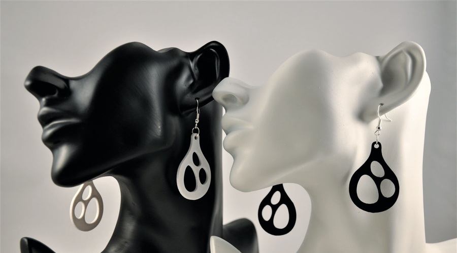 Tjaša Grudnik: 3D-tiskani uhani (foto: osebni arhiv)