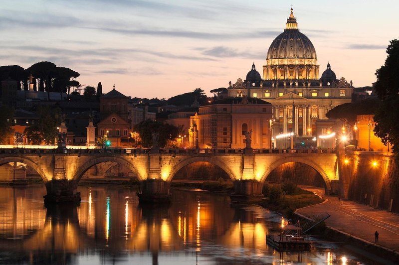 Italija: Nadškof prepovedal sodelovanje mafijašev pri krstu (foto: Profimedia)