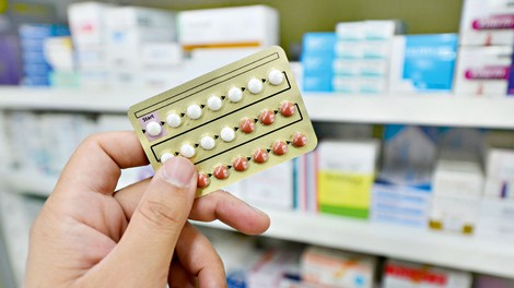 Ko uslužbenka lekarne zavrne izdajo kontracepcijskih tabletk