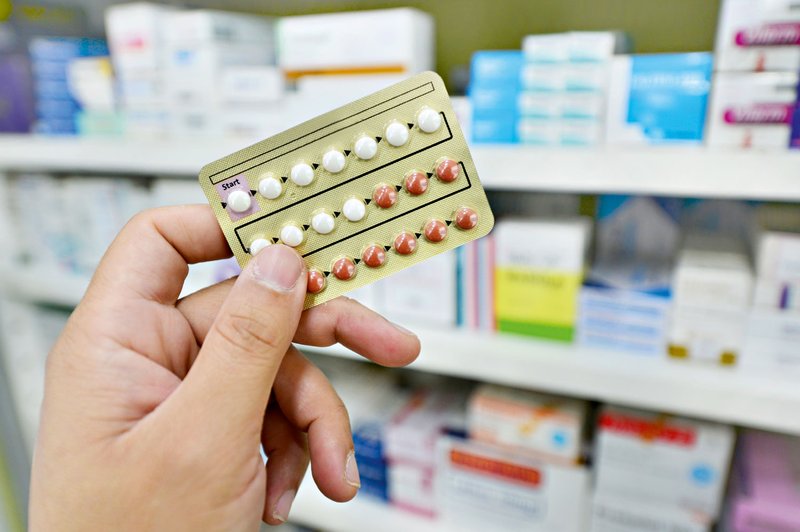 Ko uslužbenka lekarne zavrne izdajo kontracepcijskih tabletk (foto: Shutterstock)