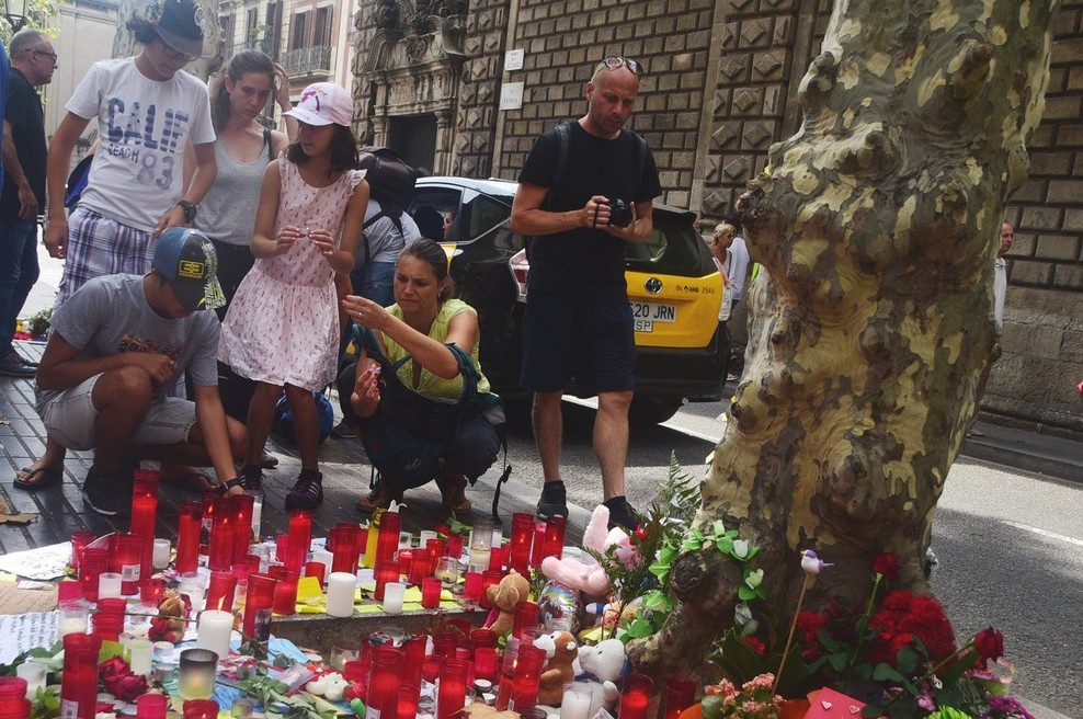 Število žrtev napadov v Kataloniji naraslo na 16 (foto: Profimedia)