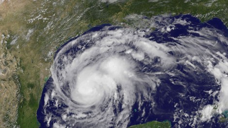 ZDA: Orkan Harvey dosegel Teksas